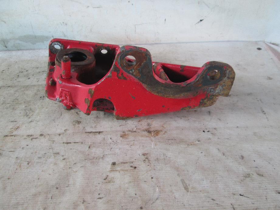 кронштейн заднего энергоаккумулятора правый б/у - 1